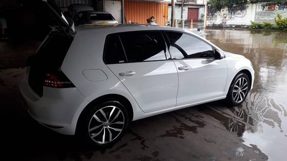 VOLKSWAGEN GOLF 1.4 TSI HIGHLINE 16V GASOLINA 4P AUTOMÁTICO VOLKSWAGEN GOLF 1.4 TSI HIGHLINE 16V GASOLINA 4P AUTOMÁTICO
